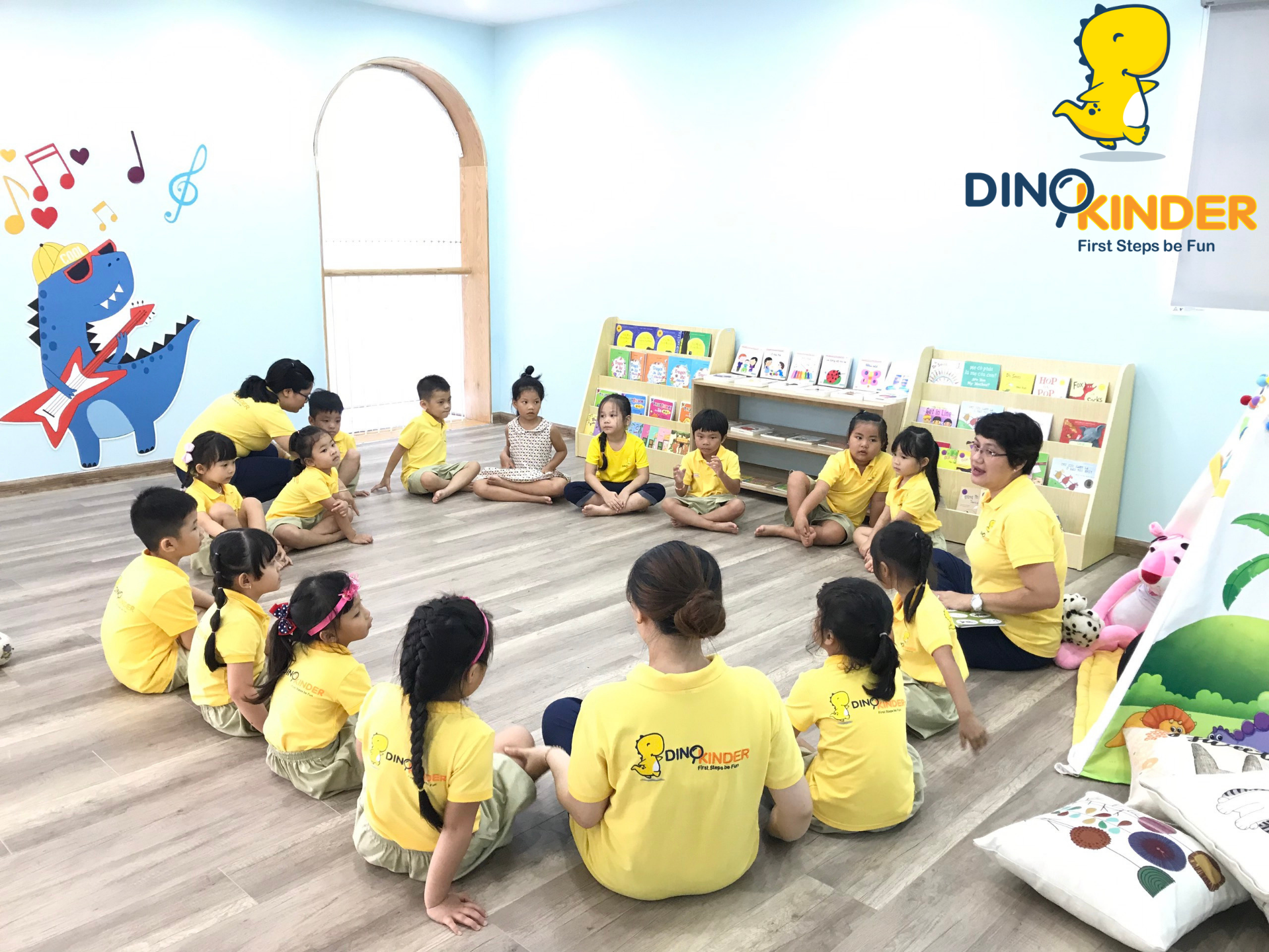 STORY TIME AT DINOKINDER: HARRY - THE DIRTY DOG