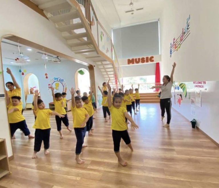 Giúp trẻ tăng sức khỏe qua các bài tập aerobic thú vị